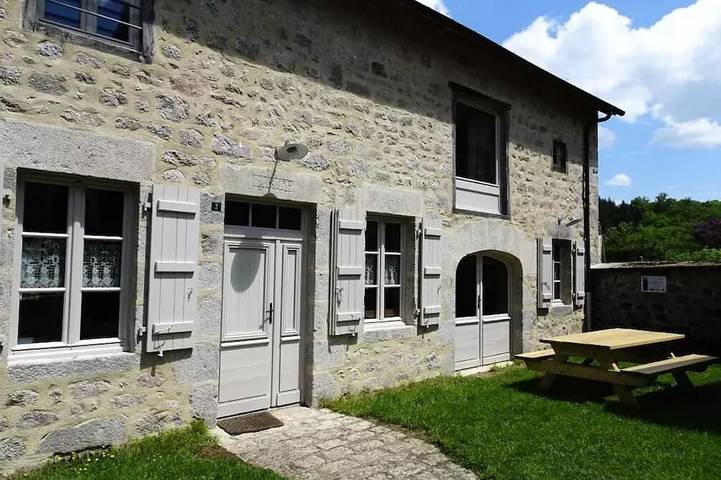 Location de vacances pour 12 personnes, avec terrasse dans Saint-Angel