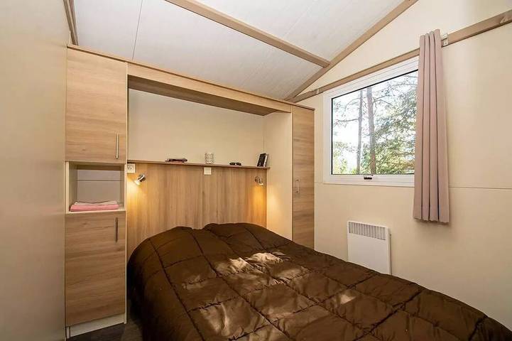 Gîte pour 6 personnes, avec terrasse à La Salle-en-Beaumont - 4