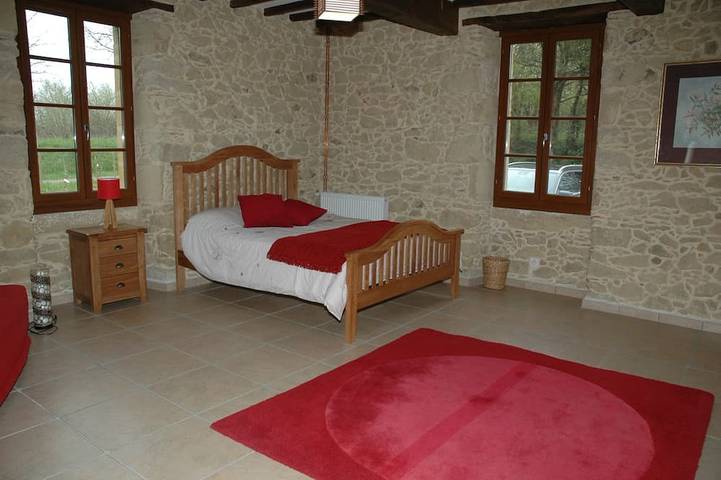 Gîte pour 10 personnes, avec terrasse ainsi que piscine et jardin à Aignan - 4