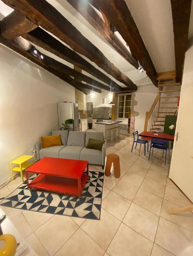 Appartement entier, Grands appartements dans la vieille ville in Périgueux, Périgord Blanc