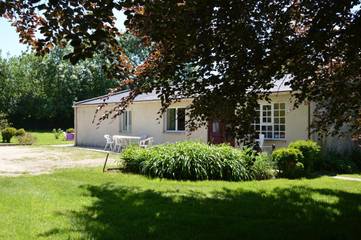 Gîte pour 4 personnes, avec vue ainsi que jardin et terrasse à Carcagny