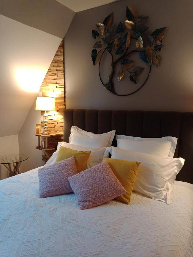 Gîte pour 2 personnes, avec jacuzzi et jardin ainsi que sauna et terrasse à La Vraie-Croix - 2