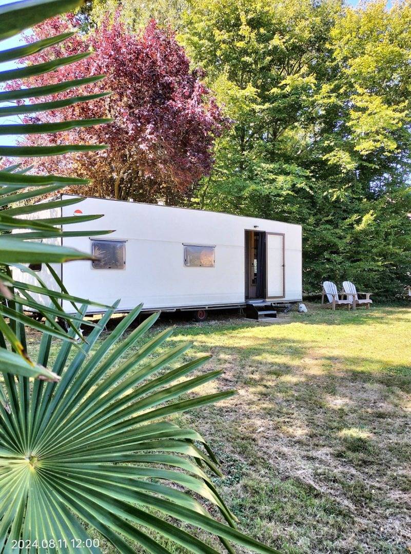 Mobil-home gîte avec accès piscine privatif in Cartigny-l'Épinay, Région de Bayeux