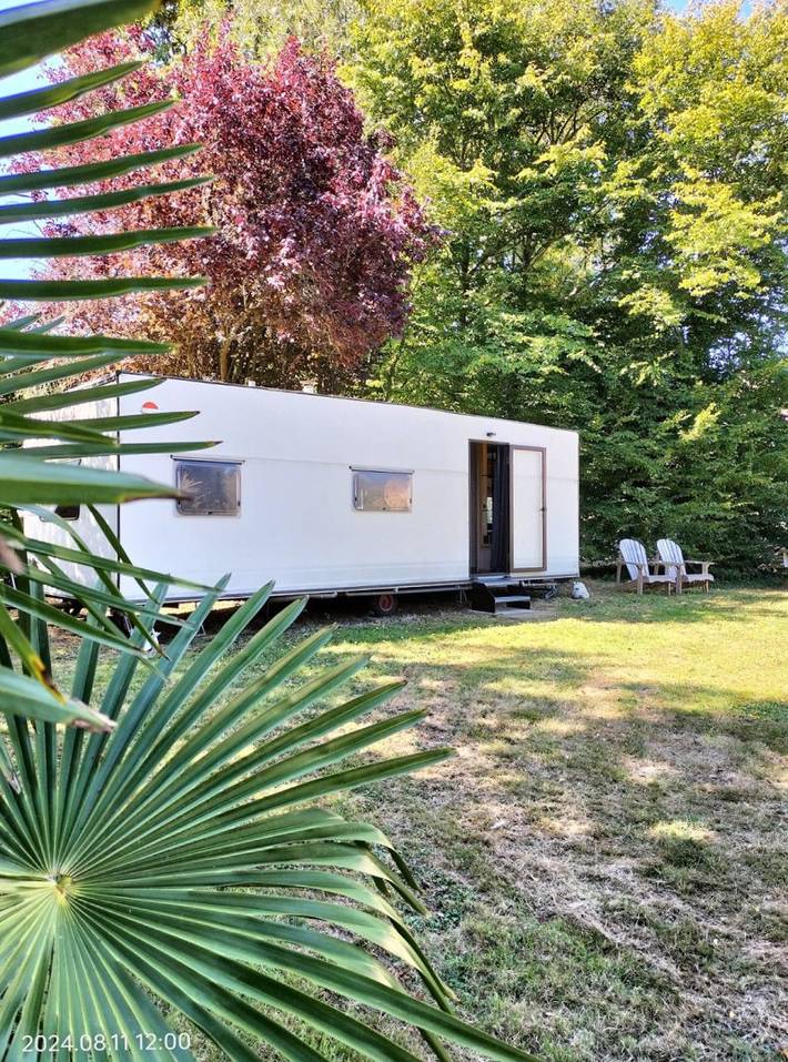 Mobil home pour 3 personnes, avec terrasse ainsi que jardin et vue sur le lac à Cartigny-l'Épinay