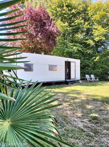 Camping pour 3 personnes, avec vue sur le lac ainsi que jardin et terrasse dans Basse-Normandie