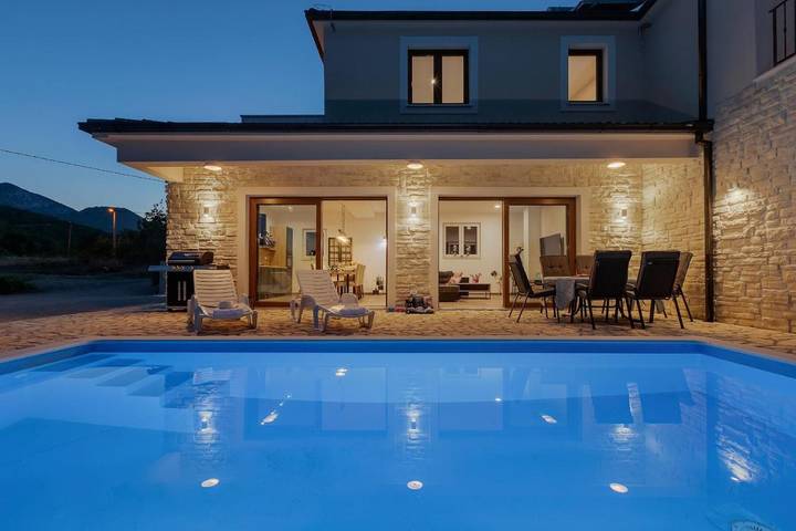 Ferienhaus für 6 Personen, mit Garten und Pool