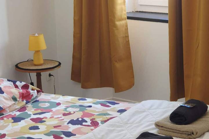 Ganze Wohnung, Two-bedroom apartment with Wi-Fi and free parking in the city center in Saint-Gaudens, Haute-Garonne