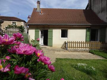 Gîte pour 4 personnes, avec jardin et terrasse dans Saône-et-Loire