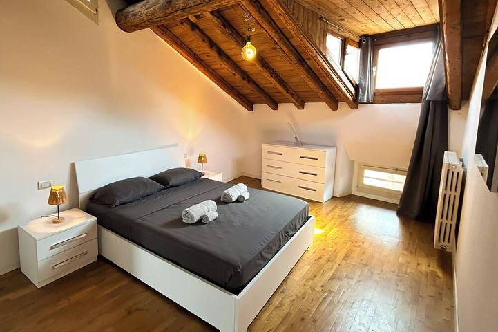Ganze Wohnung, [Loft attic] on the Bergamo skyline in Bergamo, Bergamo Provinz