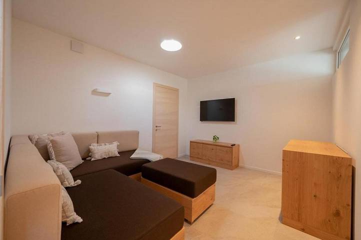 Gîte pour 11 personnes, avec jardin et piscine ainsi que vue et vue sur le lac dans Grand Port (Aix-les-Bains) - 4