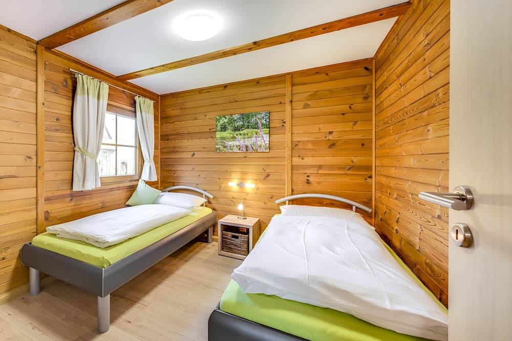 Ganze Wohnung, Gemütliches Blockhaus (72 m2) mit Terrasse und Liegewiese in Burglengenfeld, Ostbayern
