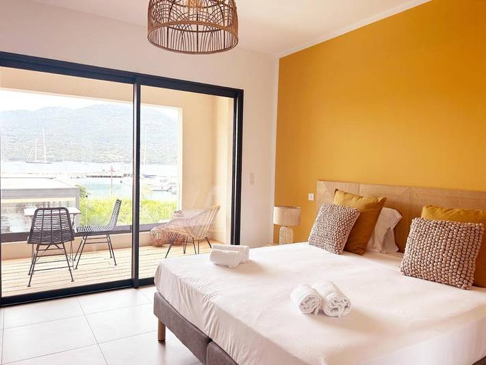 Hôtel pour 2 personnes, avec Balcon et Terrasse dans Office De Tourisme De Propriano