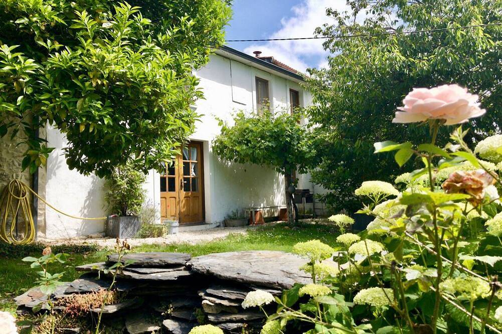 Home Sweet Home nestled in the country and close to the ocean. in Ortigueira, Galician Coast