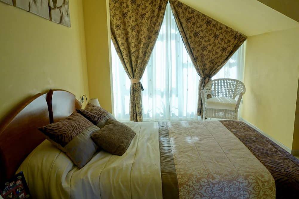 Sunny, spacious, and private chalet close to stunning beaches and conveniences. in Ortigueira, Galician Coast