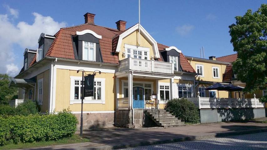 Hotel für 4 Personen, mit Terrasse und Garten in Sunne