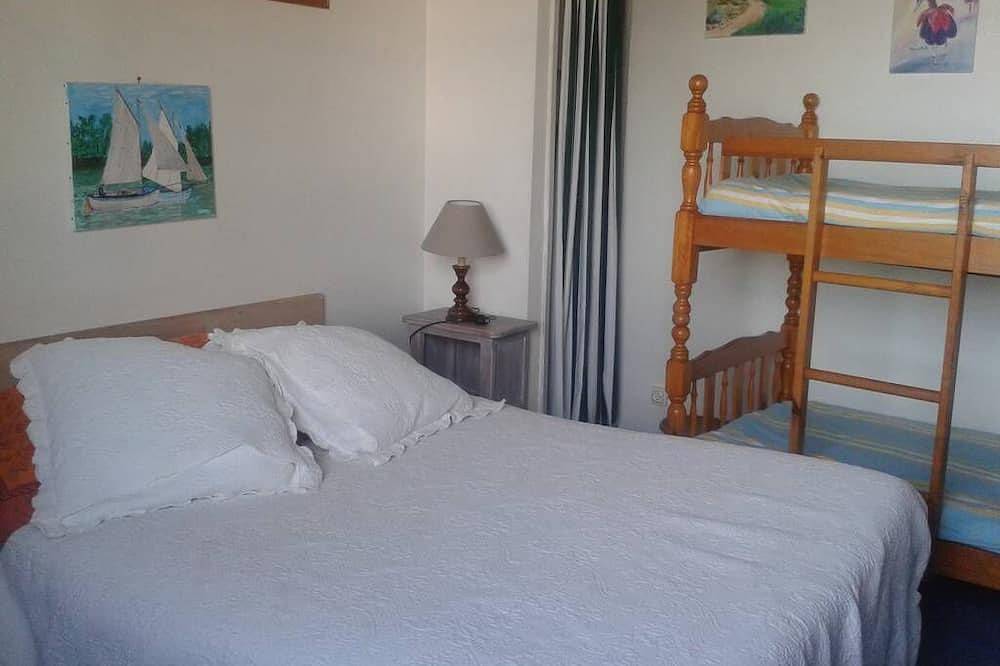 Feriehus for 6 personer med terrasse in Le Brusc, Six-Fours-les-Plages