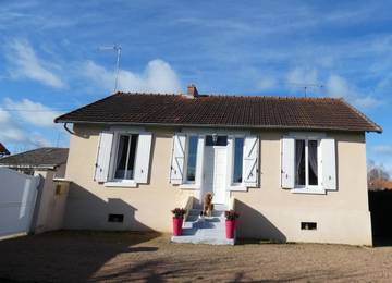 Gîte pour 4 personnes, avec jardin, animaux acceptés à Commentry
