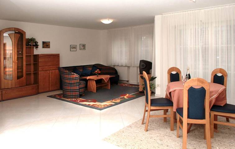 Hel lejlighed, Ferielejlighed for 2 personer med balkon in Bad Buchau, Landkreis Biberach