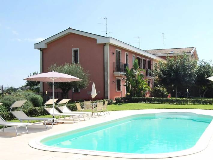 Apartamento de vacaciones para 5 personas, con piscina y jardín - 1