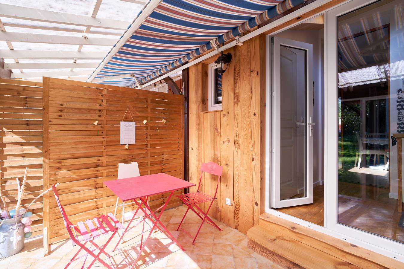 Cottage 'À L'envol' met privéterras en gezamenlijke tuin in Eyliac, Périgord Blanc