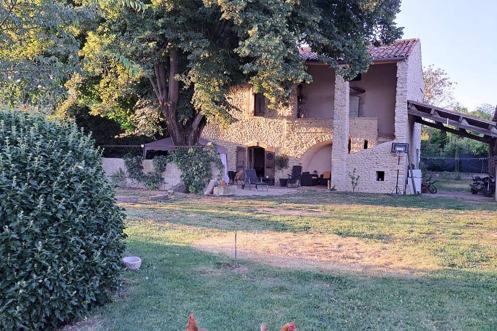 Entire apartment, L'Authentique Prairie in Alès, Cévennes