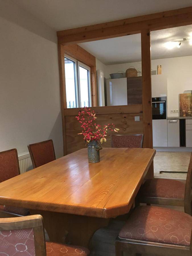 Ferienhaus für 9 Personen, mit Ausblick und Garten in Zella-Mehlis