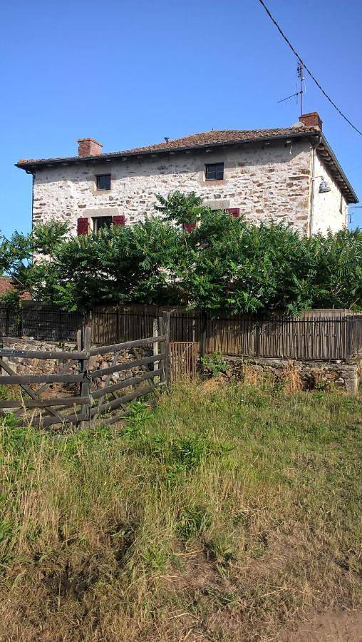 Gîte pour 8 personnes, avec jardin et terrasse, animaux acceptés dans Bussière-Boffy