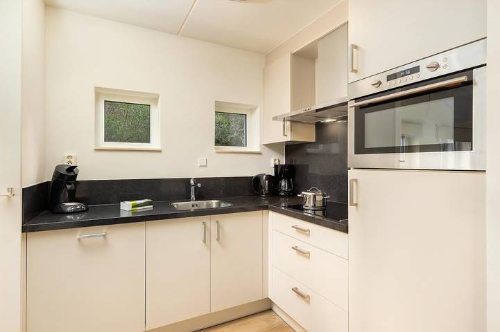 Vakantiehuis voor 8 personen, with Terras and Tuin as well as Zwembad in Emmen