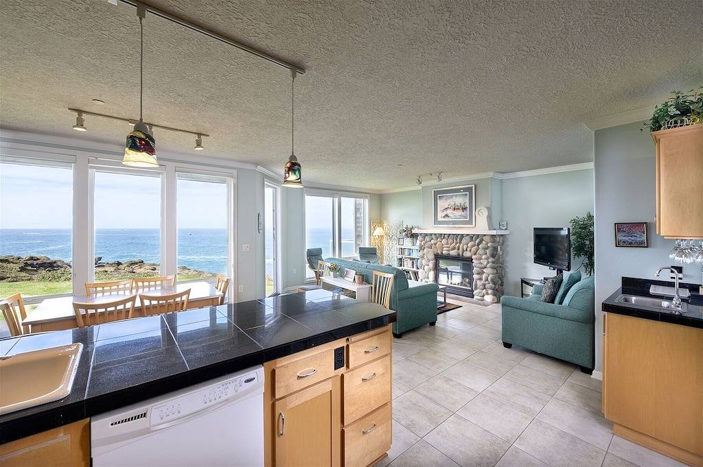 Ganze Wohnung, Oceanfront & Whale Watching - Paradise Regained in Depoe Bay, Lincoln County (OR)