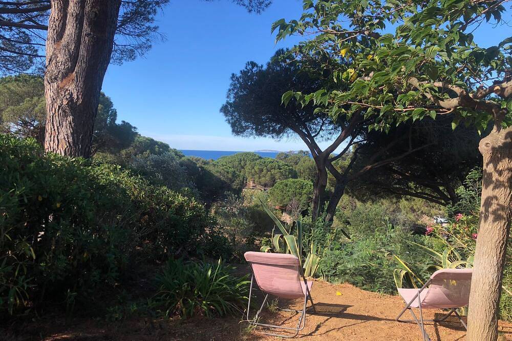 Ganze Wohnung, Farmhouse near beach in shade of umbrella pines with sea view in Gigaro, La Croix-Valmer