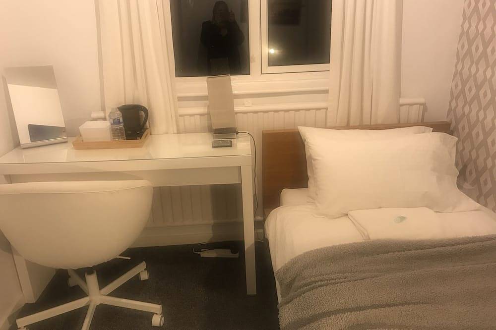Cozy rooms, parking, wifi, semi-rural, great road networks, off-road cycling. in Bradford, Westliches Yorkshire
