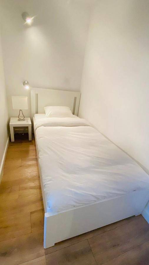 Gîte pour 3 personnes, avec piscine ainsi que jardin et vue dans Golf De Cap Esterel - 2