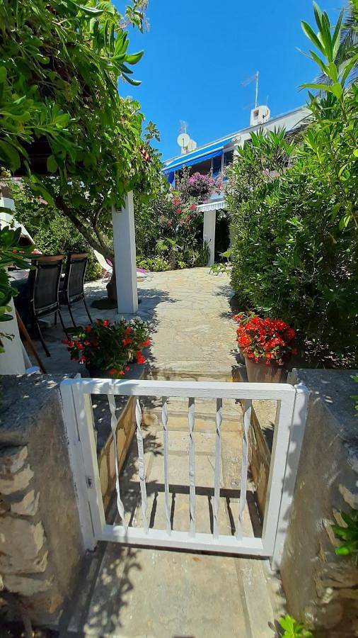 Gîte pour 2 personnes, avec jardin à Gajac - 4