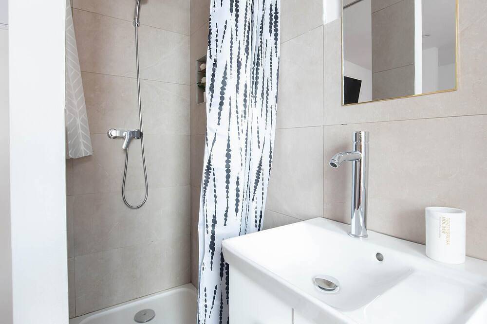 Entire apartment, Studio coeur de ville in Solliès-Pont, Toulon region