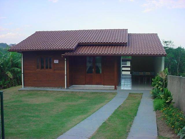 Casas e apartamentos de temporada para 6 pessoas, com balcão e jardim, adaptado a crianças em Santa Catarina
