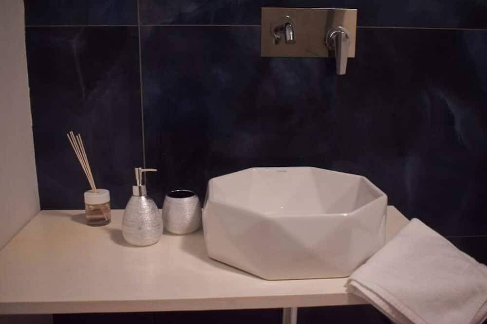 Yllen Rooms (Double Room with Private Bathroom) in Avola, Provincia de Siracusa