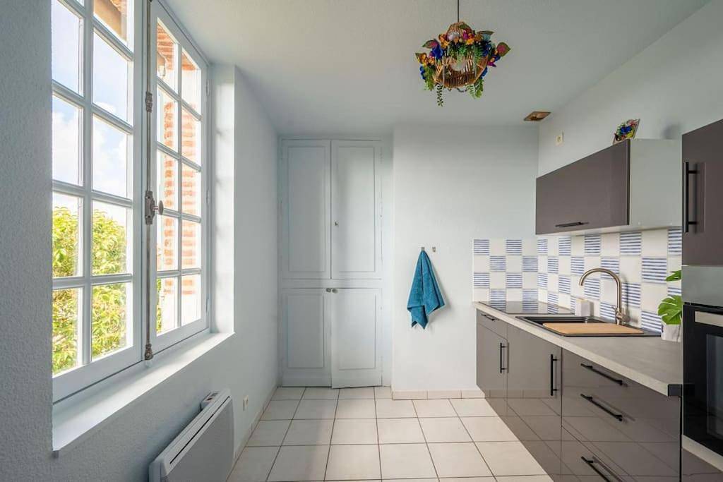 Appartement entier, Two-Bedroom Apartment in Lisle-sur-Tarn, Région d'Albi