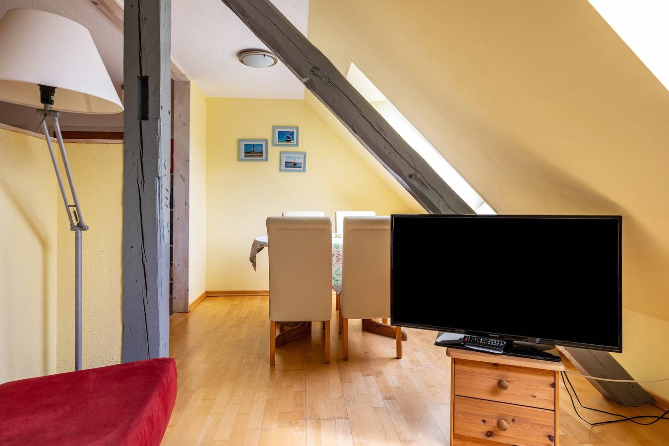 Ganze Wohnung, Ferienwohnung Himmelsblick" mit privater Terrasse, privatem Garten und Wi-Fi in Pellworm, Nordseeküste