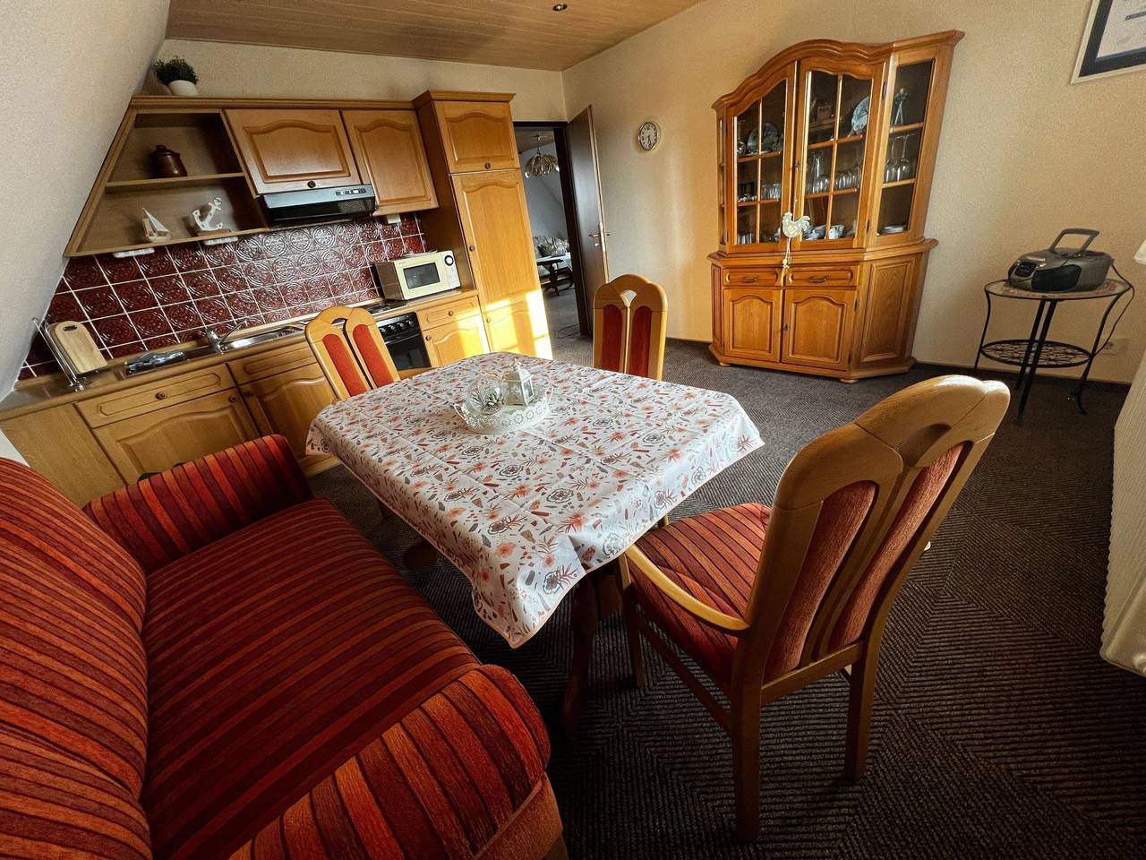 Ganze Wohnung, Geräumige Ferienwohnung mit Garten und Grill in Berumbur, Norden und Umgebung