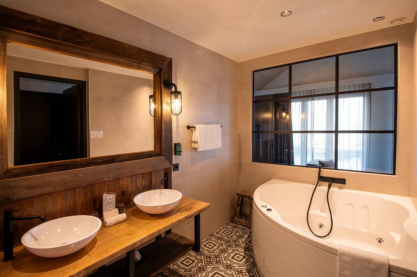 Oesterdam Resort — Suite Royal | 2 personen in Tholen, Nederlandse Noordzeekust