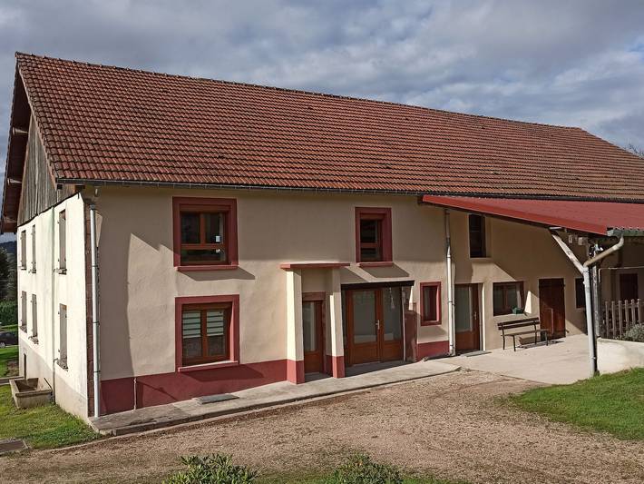 Gîte pour 10 personnes, avec jardin à Champ-le-Duc