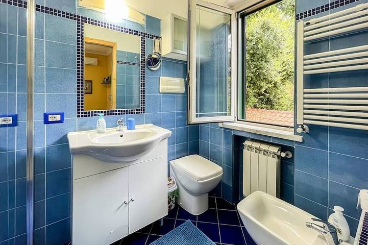 Room with a Separate Entrance in Agropoli, Cilento Coast