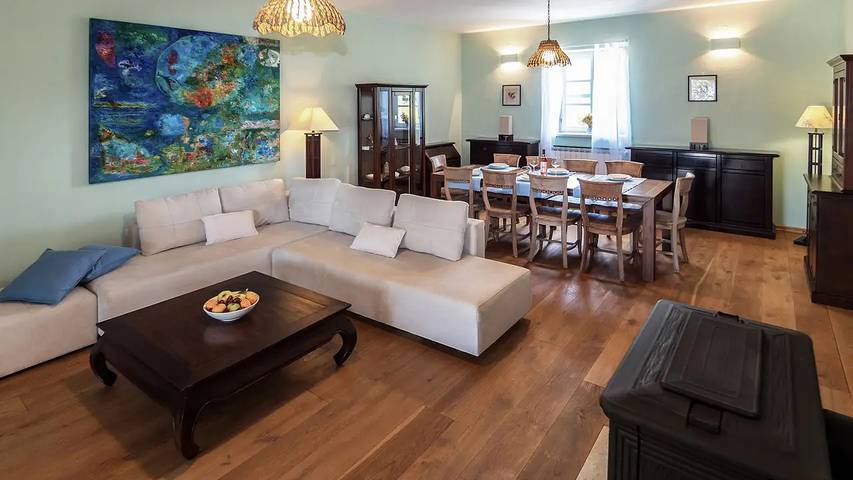 Holiday home for 8 people, with terrace and pool in Lun