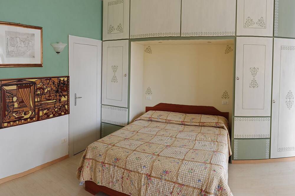 Entire apartment, Self-catering apartment on the Lake of Garda - Apartment 228 in Corno (Garda), Garda