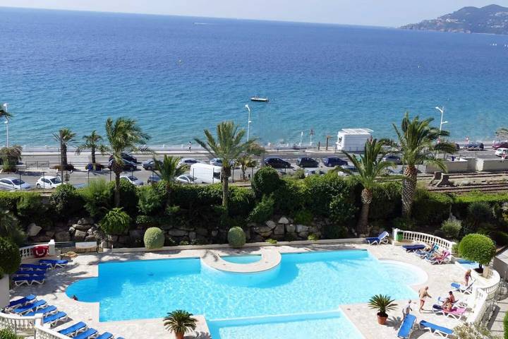 Gîte pour 4 personnes, avec piscine et terrasse dans Office De Tourisme Cannes La Bocca - 3