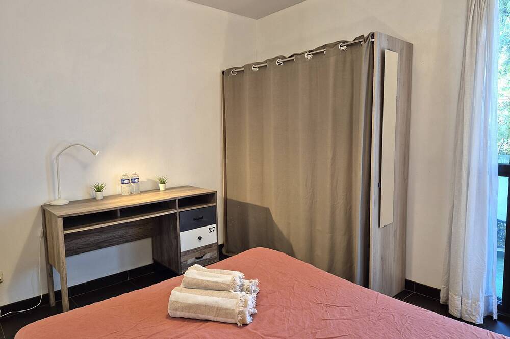 Appartement entier, Appartement lumineux pour 6 à Pessac in Pessac, Région de Bordeaux