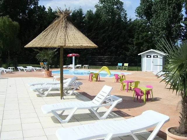 Coco Sweet 2 Chambres sans sanitaires 4 personnes in Faverolles-sur-Cher, Région de Blois