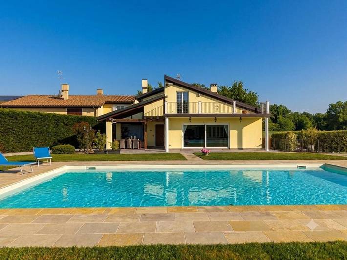Villa per 10 persone, con Balcone e Terrazza nonché Giardino e Piscina a Venezia