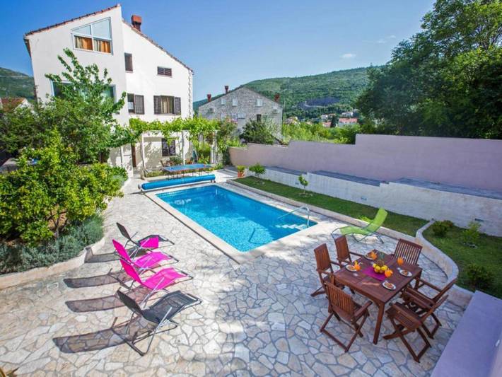 Ferienwohnung für 2 Personen, mit Balkon und Whirlpool sowie Pool und Sauna in Grad Dubrovnik