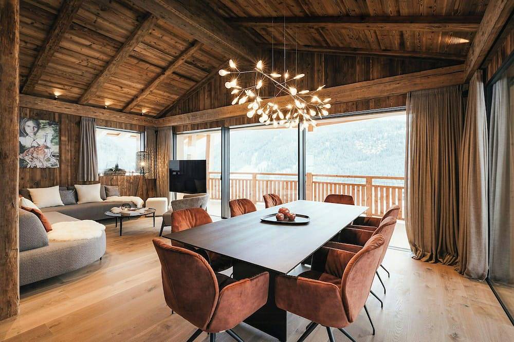 Luxuriöses Chalet in den Dolomiten mit Spa und Pool in Daunëi, Wolkenstein
